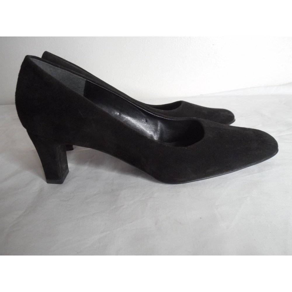 NWOB Naturalizer Black Suede Pumps Womens Sz 9M 2.5" heel - Picture 2 of 8